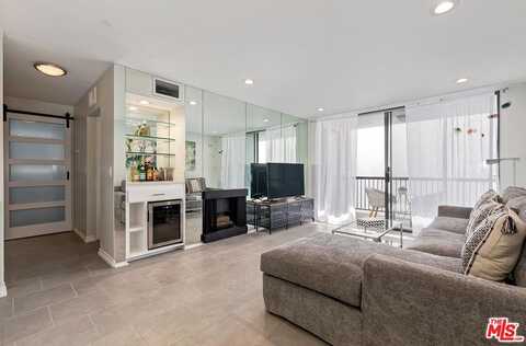 906 N Doheny Dr, West Hollywood, CA 90069