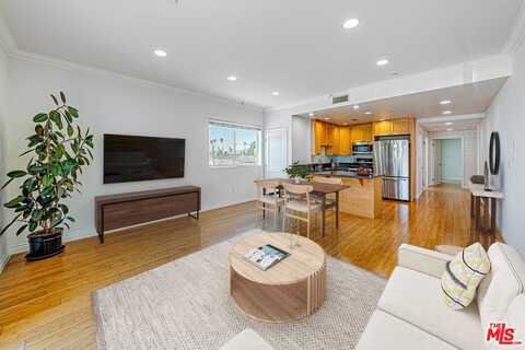 3061 W 12th Pl, Los Angeles, CA 90006