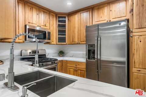 9005 Cynthia St, West Hollywood, CA 90069