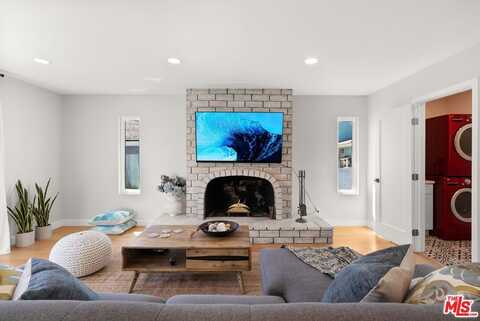 2804 Spreckels Ln, Redondo Beach, CA 90278