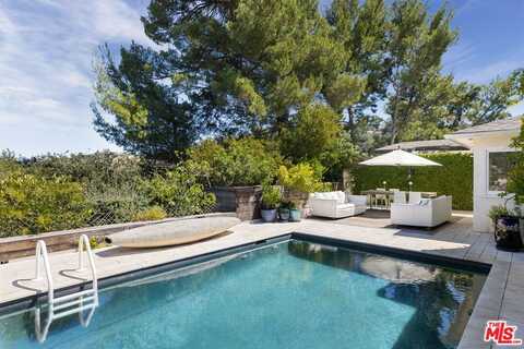 8704 Hollywood Hills Rd, Los Angeles, CA 90046
