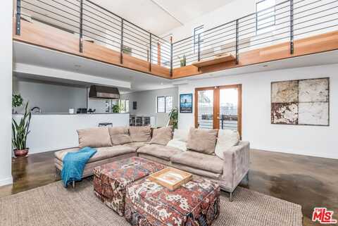 1113 Electric Ave, Venice, CA 90291