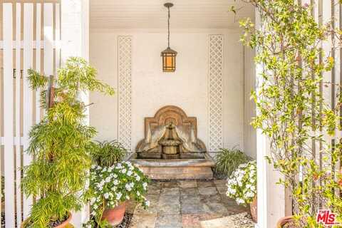 1647 N Beverly Glen Blvd, Los Angeles, CA 90077