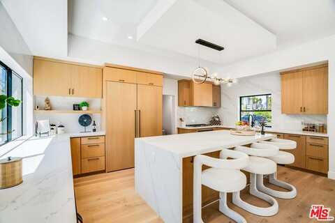 1737 Warnall Ave, Los Angeles, CA 90024