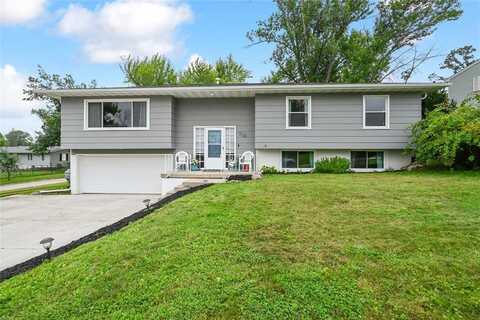 318 Crandall Drive NE, Cedar Rapids, IA 52402