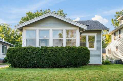 2523 1st Avenue SE, Cedar Rapids, IA 52403