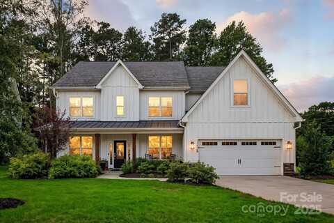 11228 Wooded Saddle Road, Charlotte, NC 28216