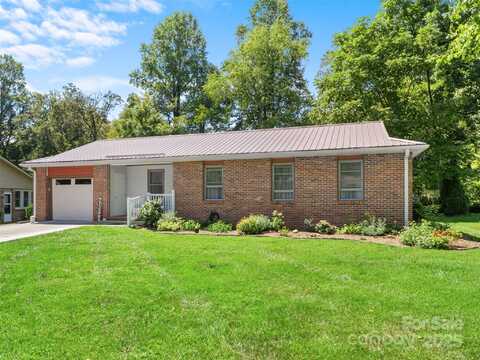 33 Resada Drive, Brevard, NC 28712