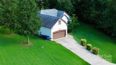 5686 Gold Creek Bay Drive, Hickory, NC 28601