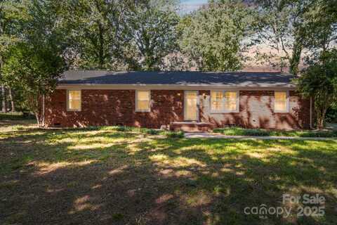 1110 White Oaks Circle, Monroe, NC 28112