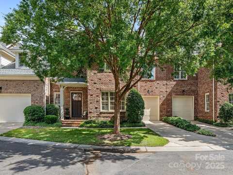 261 Crownsgate Court, Charlotte, NC 28207