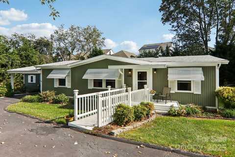 226 Cranbrook Circle, Hendersonville, NC 28792