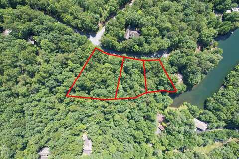 Tsiya Court, Brevard, NC 28712