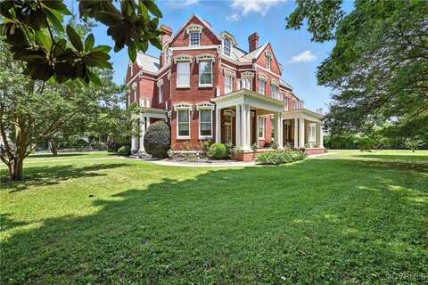 241 S Sycamore Street, Petersburg, VA 23803
