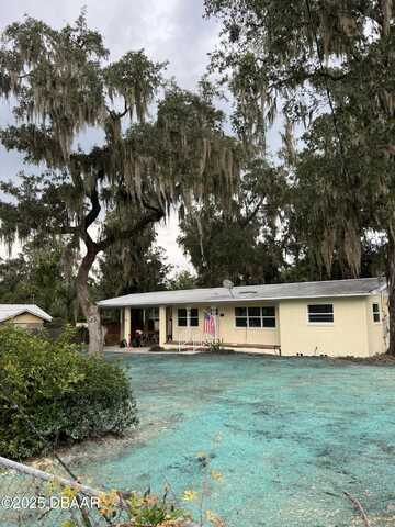 106 Oakland Avenue S, San Mateo, FL 32187