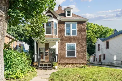667-669 W Locust, Dubuque, IA 52001
