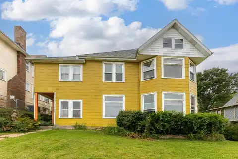 1045 Grove, Dubuque, IA 52001