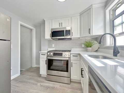 24 Regent Rd, Malden, MA 02148