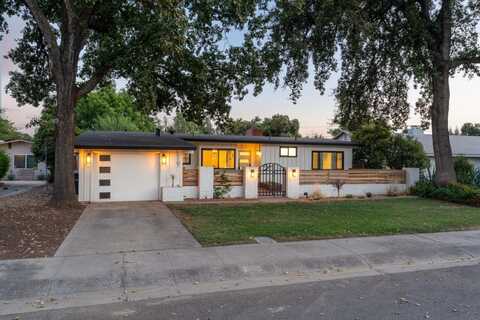 1107 Westcott Avenue W, Visalia, CA 93277