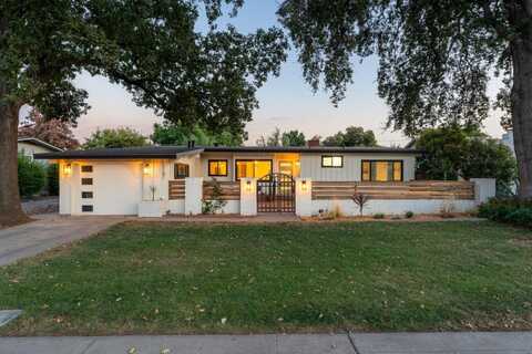 1107 Westcott Avenue W, Visalia, CA 93277