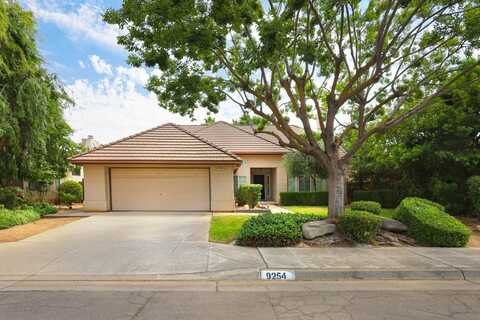 9254 Whitney Avenue N, Fresno, CA 93720
