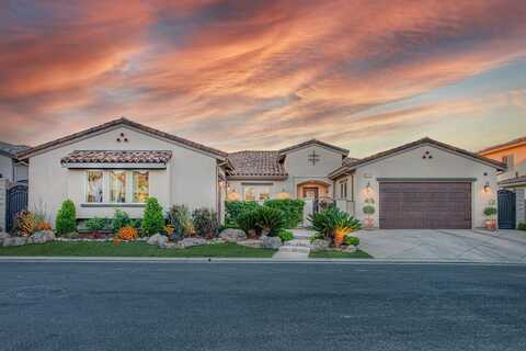2480 Course View Way E, Fresno, CA 93730