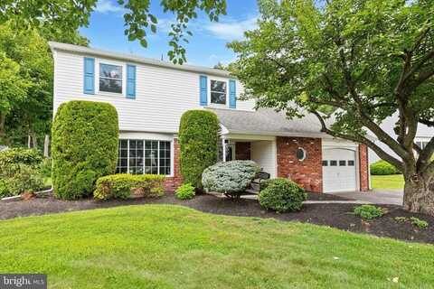 15 PENN CIRCLE, HOLLAND, PA 18966