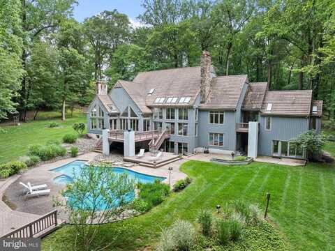 6 HUNT CLUB LANE, MALVERN, PA 19355