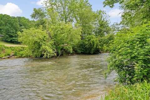 83 Licklog Road, Ellijay, GA 30536