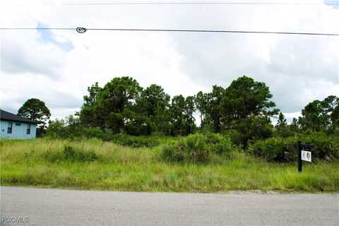 2807 42nd Street W, Lehigh Acres, FL 33971
