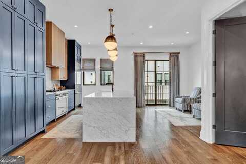 53 Krog, Atlanta, GA 30307