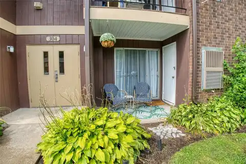 304 PRESQUE ISLE Boulevard unit: 104, Erie, PA 16505