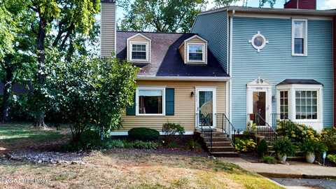 10729 Colonial Woods Ct, Louisville, KY 40023