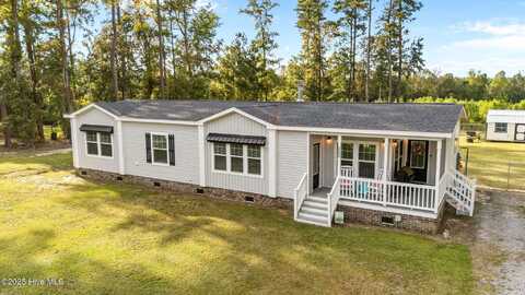 2006 Craft Road, Walstonburg, NC 27888