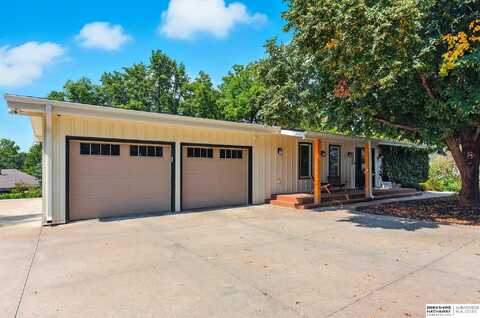 3040 Paddock Road, Omaha, NE 68124