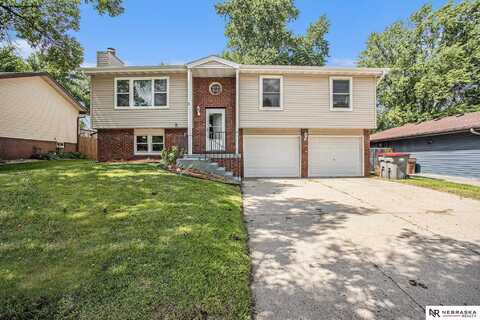 6123 NW 9th Street, Lincoln, NE 68521