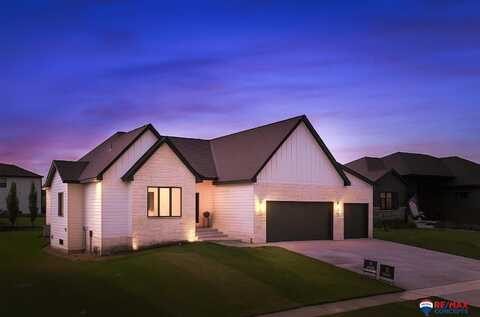 8911 Ranch Gate Road, Lincoln, NE 68520