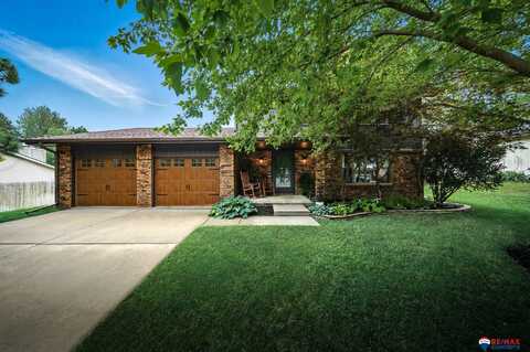6621 Tanglewood Lane, Lincoln, NE 68516