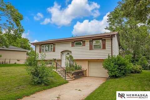 7207 Pine Drive, La Vista, NE 68128