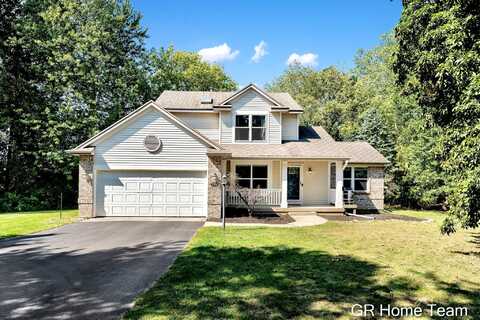 2100 Highlander Drive SE, Kentwood, MI 49508