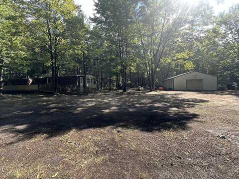 10450 N Tuttle Road, Free Soil, MI 49411