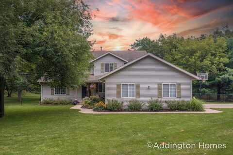 10720 Summit Avenue NE, Rockford, MI 49341