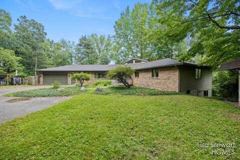 5375 Egypt Valley Avenue NE, Belmont, MI 49306