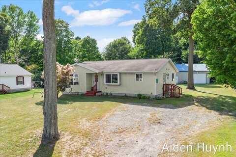 4186 E Shore Drive, Stanton, MI 48888