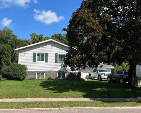 815 Parchmount Avenue, Kalamazoo, MI 49004