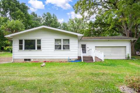 9717 Robbins Road, Clarksville, MI 48815