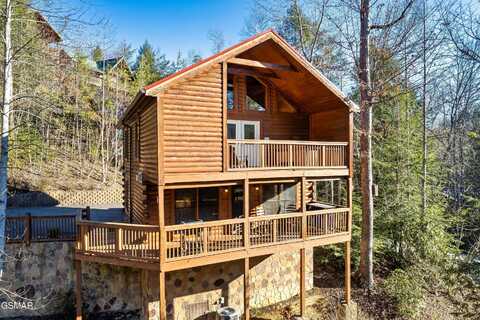 1640 Misty Hollow Way, Gatlinburg, TN 37738