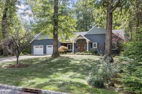 18 East Dr, Livingston, NJ 07039