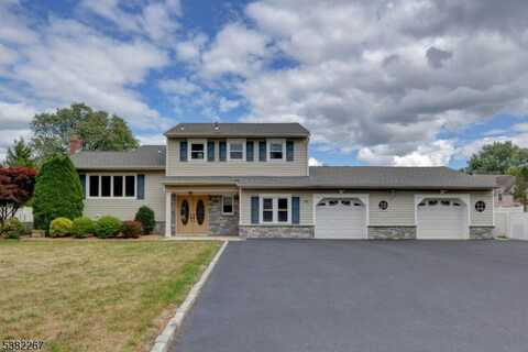 18 Sanders Pl, Pequannock, NJ 07444