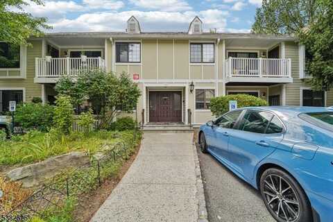 19j Foxwood Dr, Plainsboro, NJ 07950